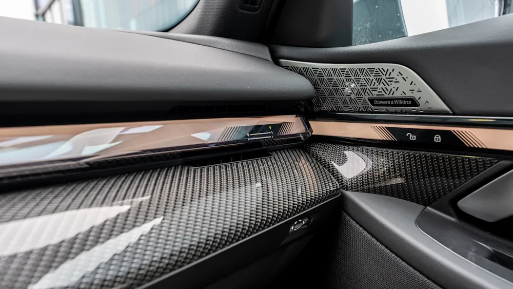 BMW i5 touring interior materials 2025