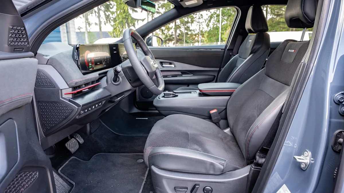 Nissan ariya nismo kuljettajan istuin 2025