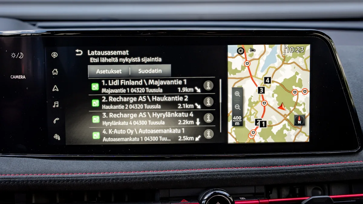 Nissan ariya nismo navigaatori latauspisteet 2025