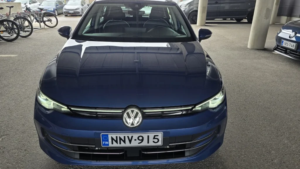Volkswagen golf ehybrid 2025 from the front