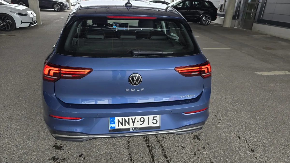 Volkswagen golf ehybrid 2025 from the rear