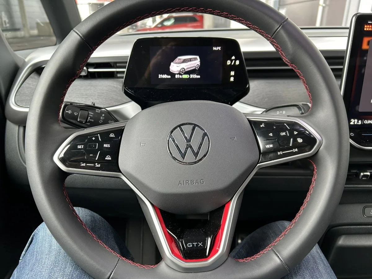 Volkswagen ID buzz 2025 steering wheel
