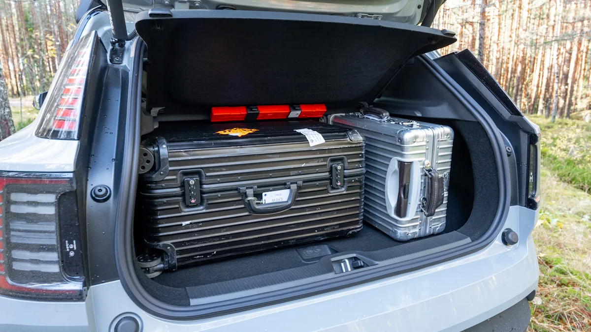 Volvo EX30 cross country boot luggage 2025