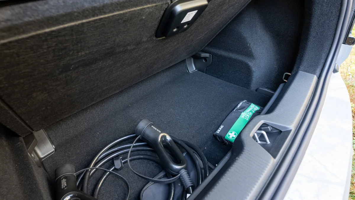 Volvo EX30 cross country boot underfloor 2025