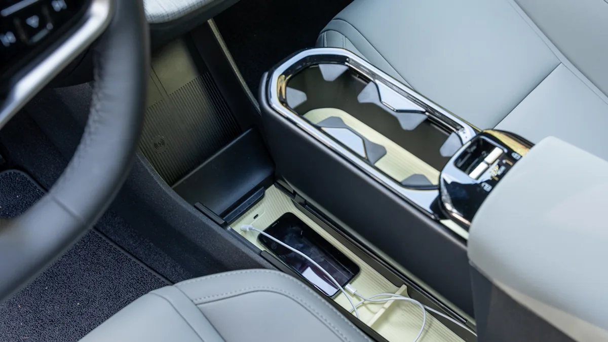 Volvo EX30 cross country centre console and storage 2025