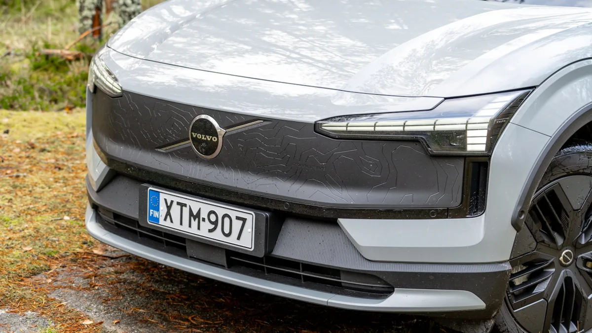 Volvo EX30 cross country from the front 2025